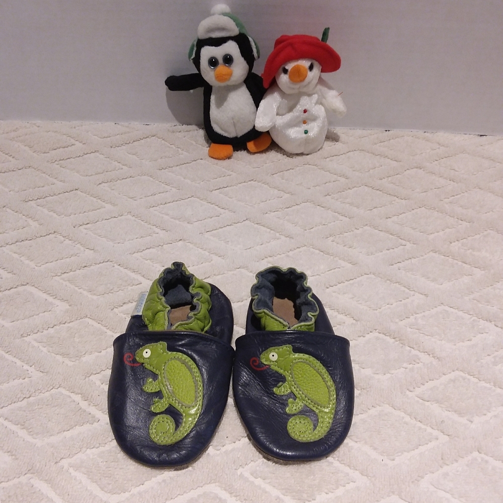 Robeez lizard soft sole shoes